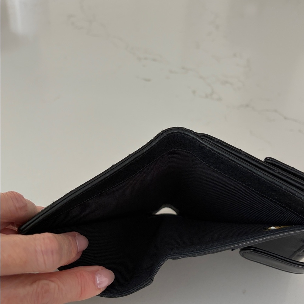 Chanel Black Patent Leather Quilted CC Compact Wallet Card Holder - Picture 12 of 12